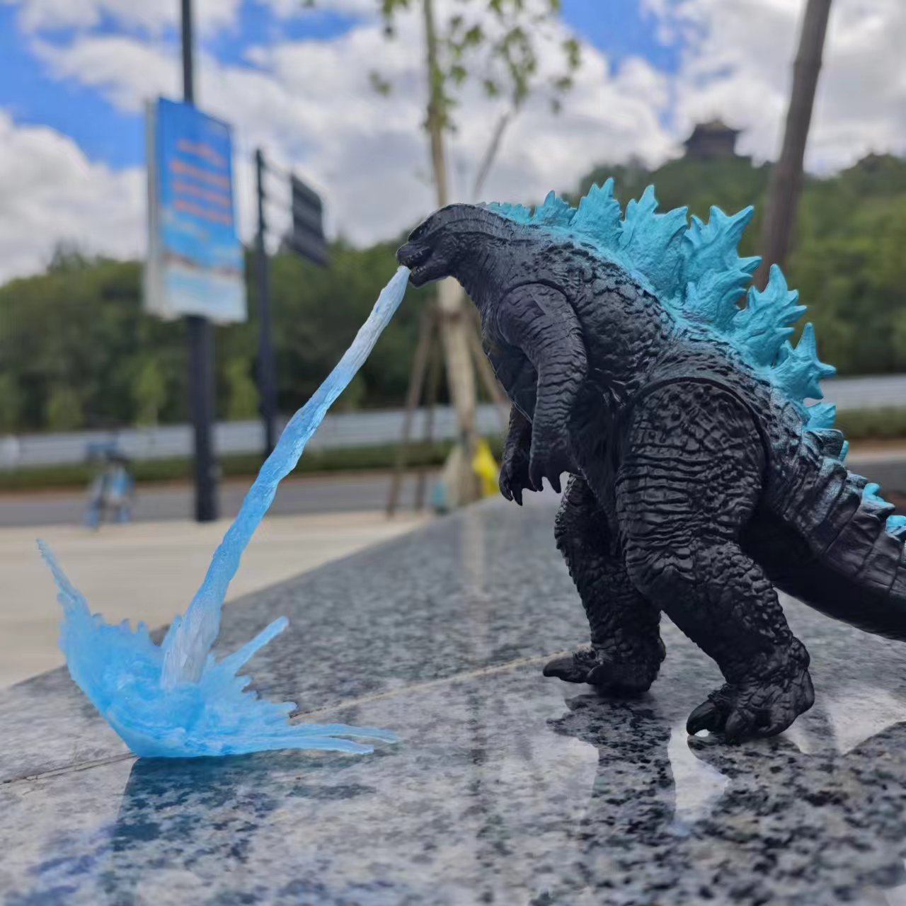 New Godzilla Breath Action Fig - огляд і ціна Renewable Energy Kids