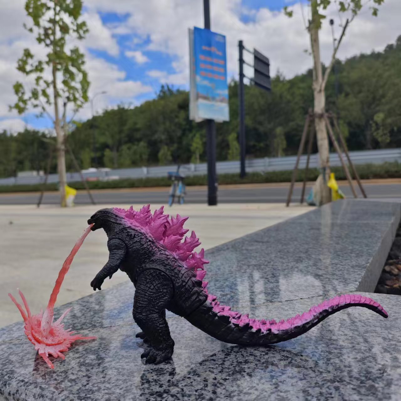 New Godzilla Breath Action Fig - огляд і ціна Renewable Energy Kids